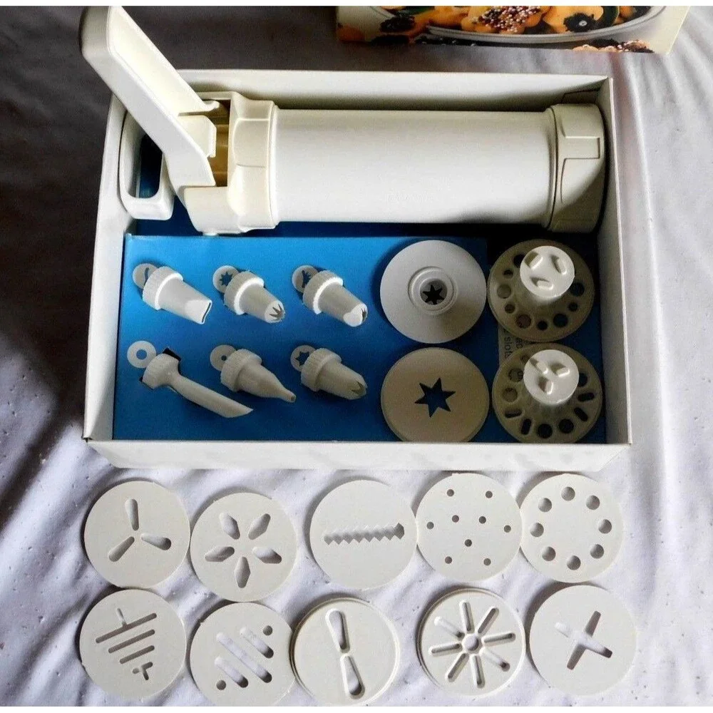 Hutzler Easy Action Cookie Press and Food Decorator, Model 695, NEW IN BOX